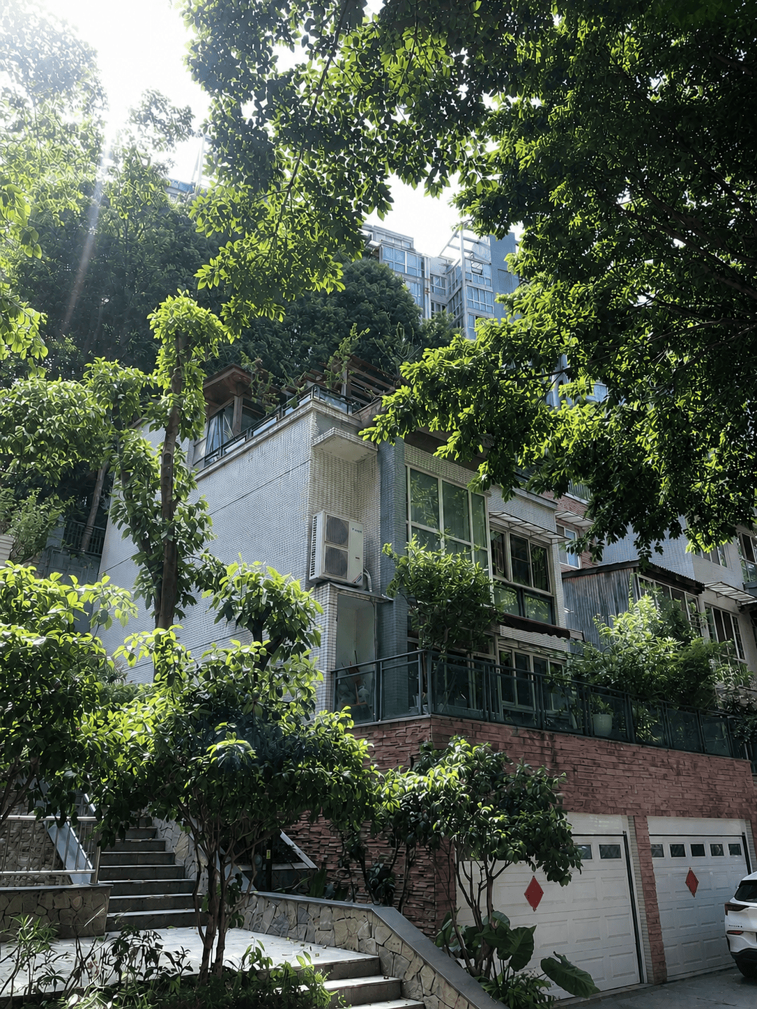 渝北岛居岁月从容升级：小小岛老别墅加装蒂升悦行款电梯
